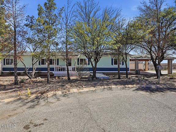 3rd image of 816 N Ridgeview Pl