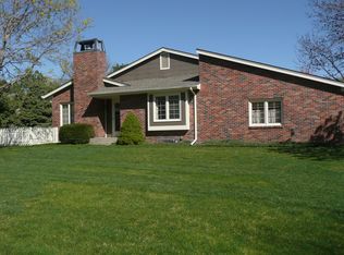 8100 Hickory Ln, Lincoln, NE 68510