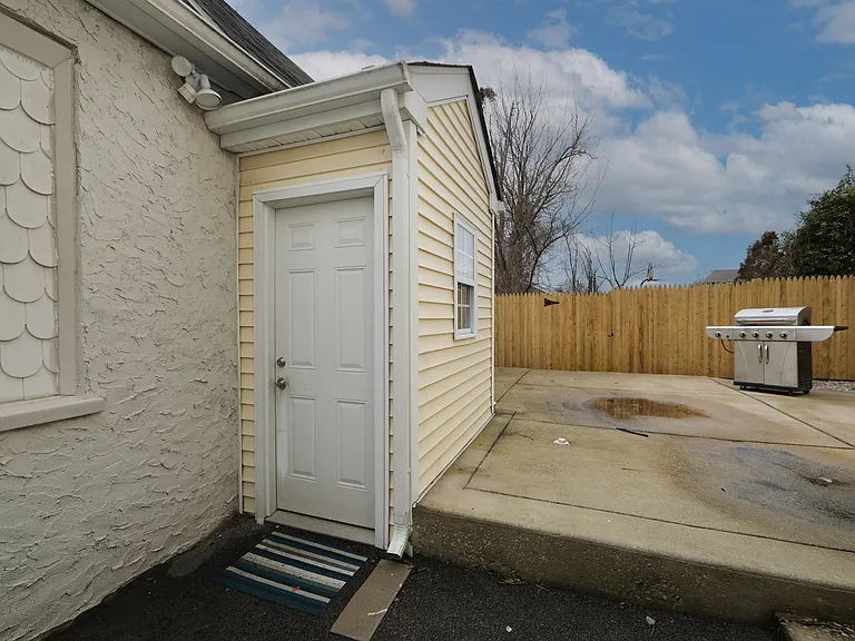 2704 Chestnut Ave #B — Photo 4