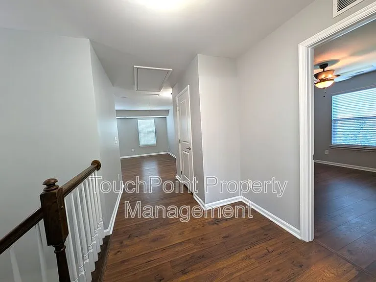 209 Weavers Glenn Pl — Photo 18