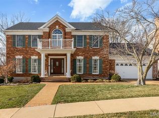 719 Carman Meadows Dr, Ballwin, MO 63021