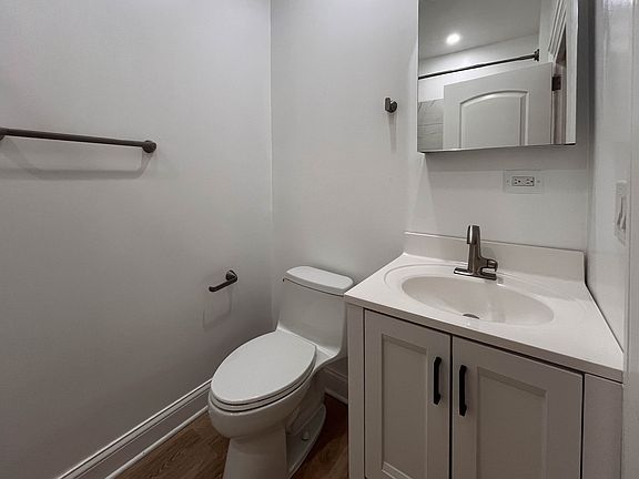 5th image of 3147 W Lyndale St #1