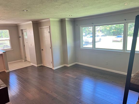 3rd image of 51795 Juniper Rd