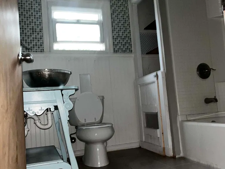 9 N Diamond St #1 — Photo 4