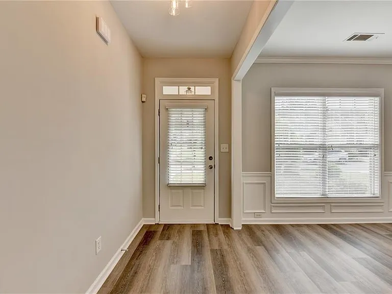 2208 Staunton Dr — Photo 4