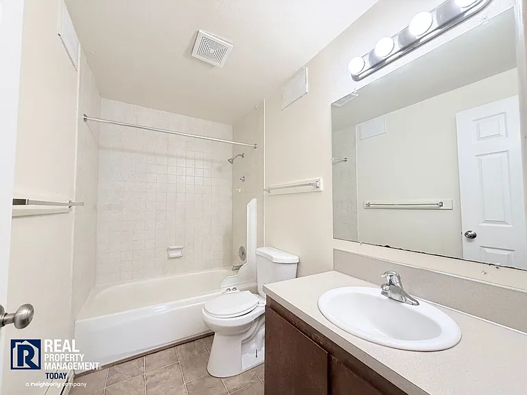 DB&D Realty LLC - 6115 — Photo 12