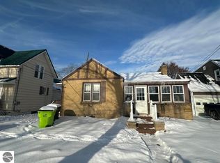 110 W State St, Clare, MI