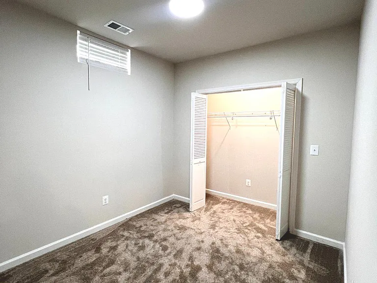 9875 Selkie Ln #BASEMENT — Photo 10