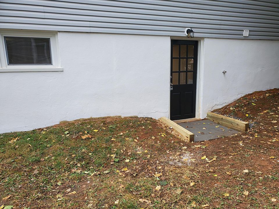 1st image of 518 Carter St Unit B