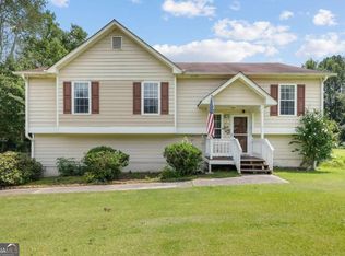 306 Crosswalk Dr, Auburn, GA 30011