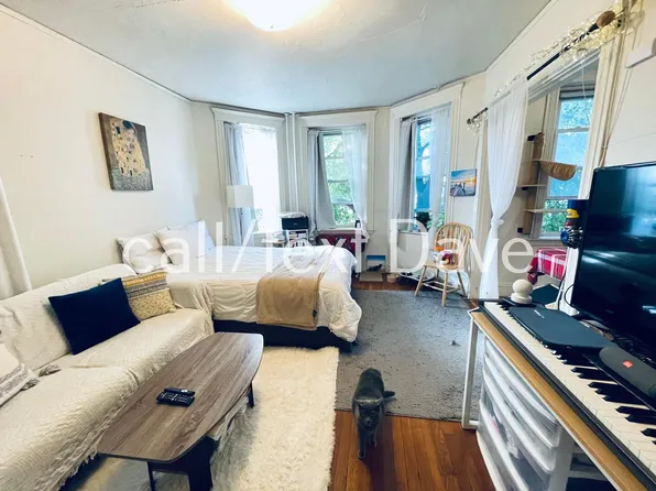 235 Park Dr APT 11, Boston, MA 02215