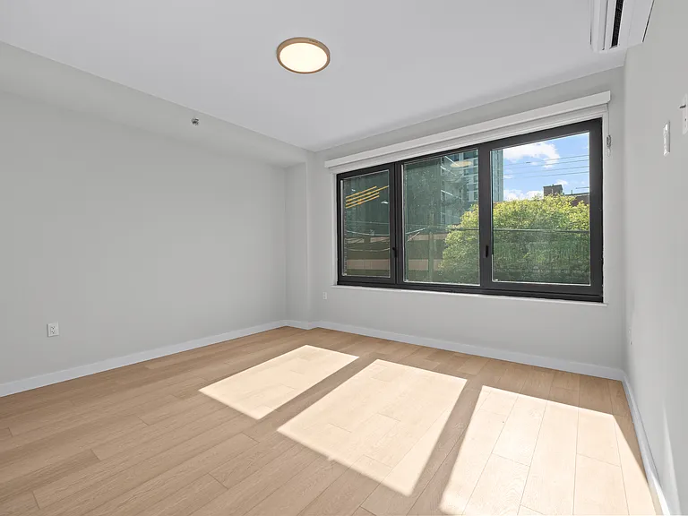 2905 W 17th St #1B — Photo 4