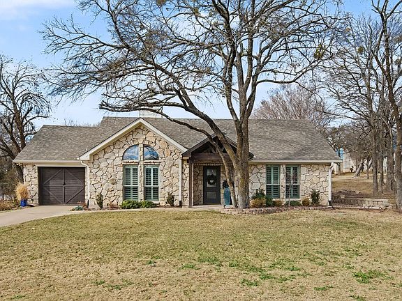 2nd image of 445 Crescent Dr