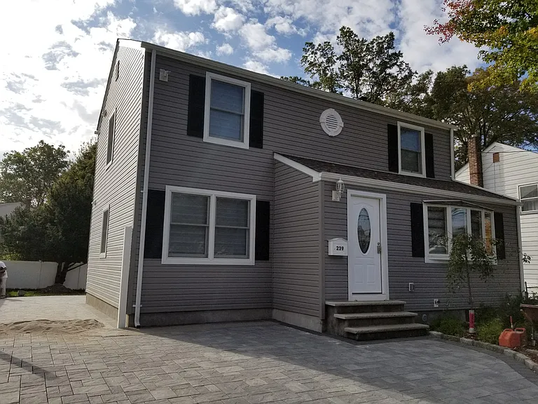 239 Boulevard — Photo 1