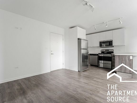 4th image of 940 W Winona St APT 802