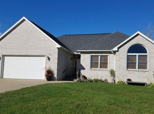 945 S 4th St, Wapello, IA 52653