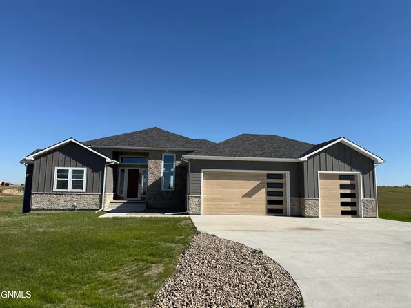 5062 Arrowhead Pl, Williston, ND 58801