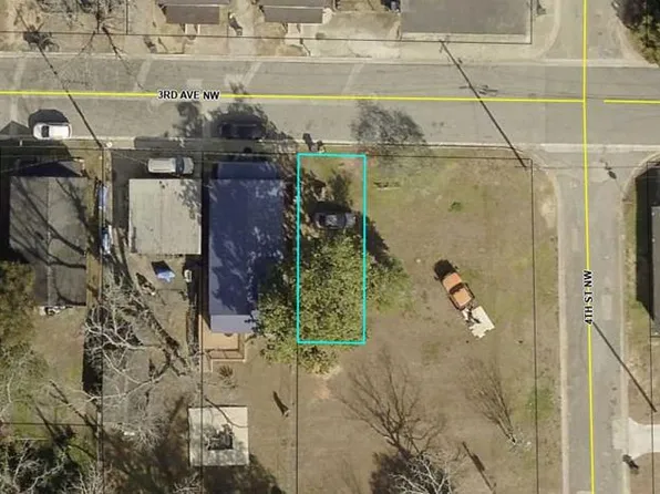 403 3rd Ave NW, Moultrie, GA 31768
