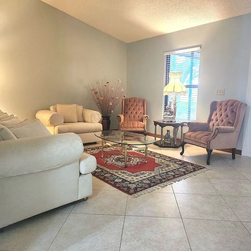4 bed, 3.0 bath, 2264 sqft, $2,995 — Photo 2