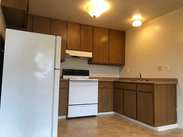 3153 Eucalyptus St — Photo 12