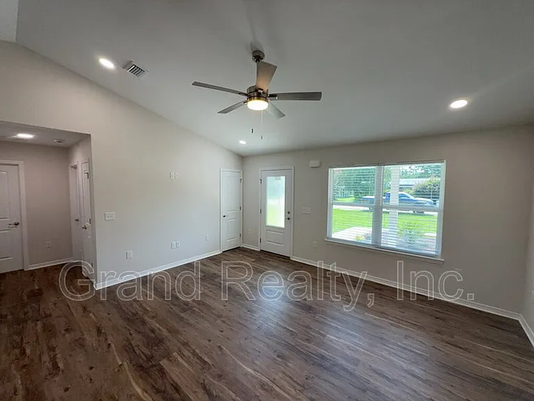 4208 Eleanor St — Photo 18