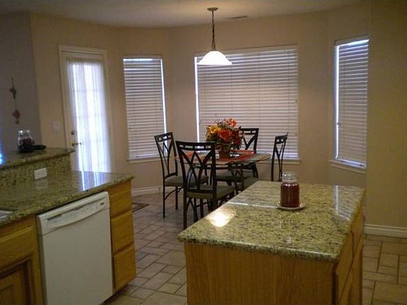 4th image of 12860 Briarcliff Dr