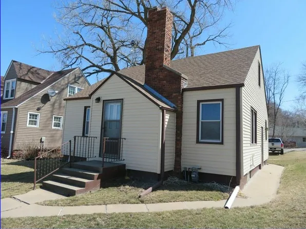 112 N Kearney St, Oakland, IA 51560