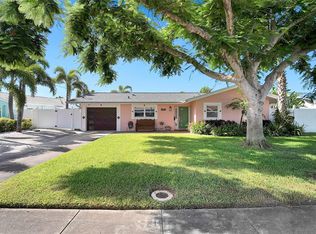 562 Lewis Blvd SE, Saint Petersburg, FL 33705