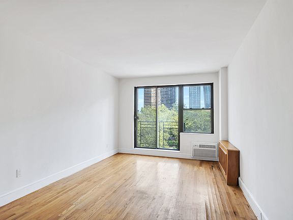 4th image of 655 2nd Ave APT 4B