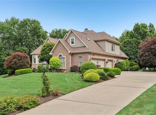 4094 Manor Oaks Ct, Export, PA 15632