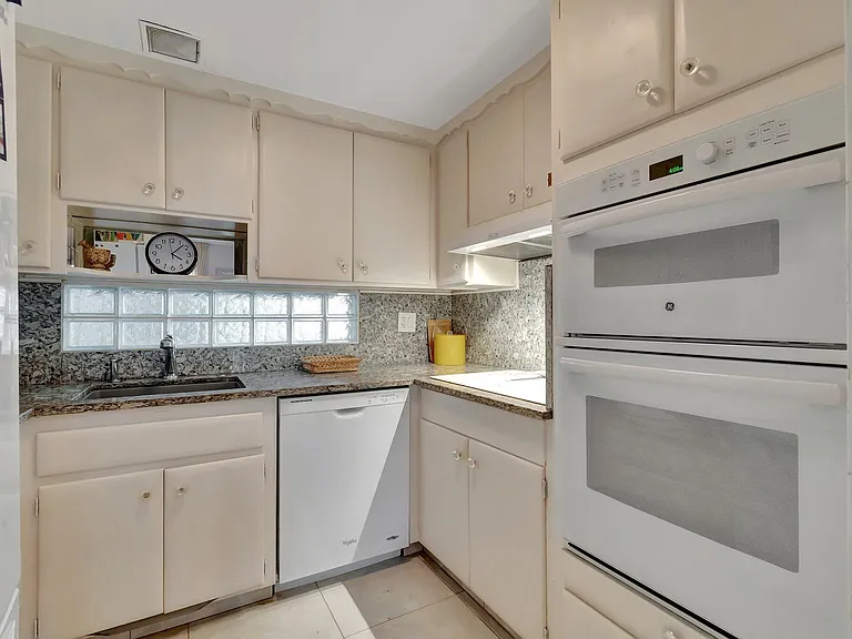 2711 S Ocean Blvd #20 — Photo 17