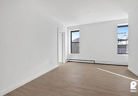 3rd image of 654 Putnam Ave #4B