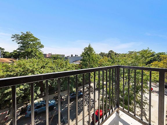 5th image of 11 Van Buren St APT 2