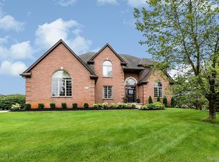 51341 Park Place Dr, Northville, MI 48167