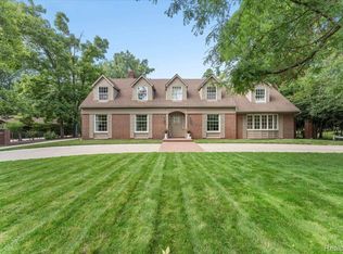 9128 Highland Dr, Grosse Ile, MI 48138