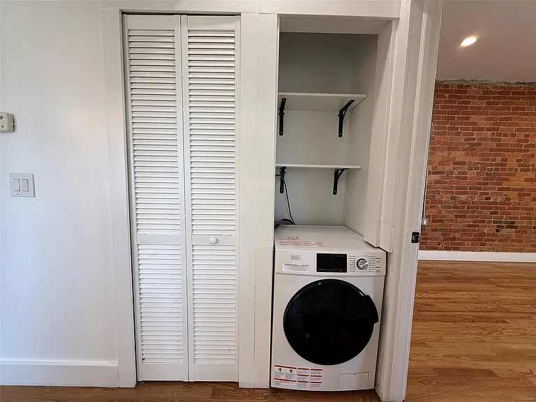 3143 Trumbull St #301 — Photo 10