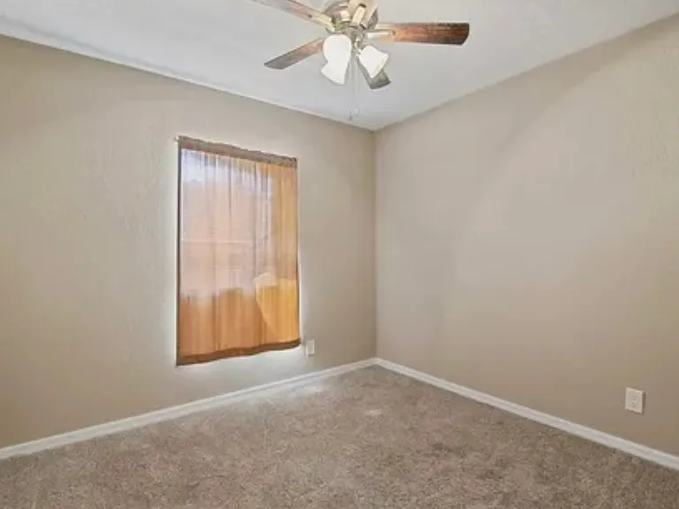 1484 SW 69th Rd — Photo 8