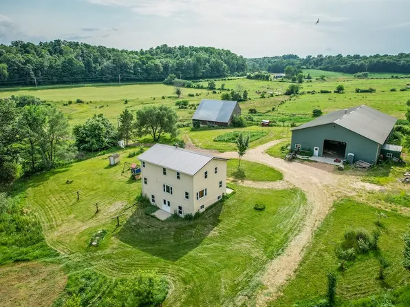 E4150 Tuckertown Rd, Loganville, WI 53943
