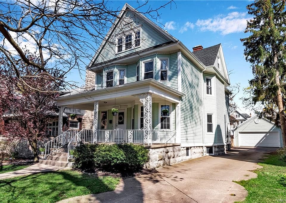 1st image of 151 Crescent Ave