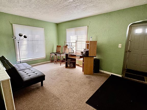 3rd image of 411 136th Ave