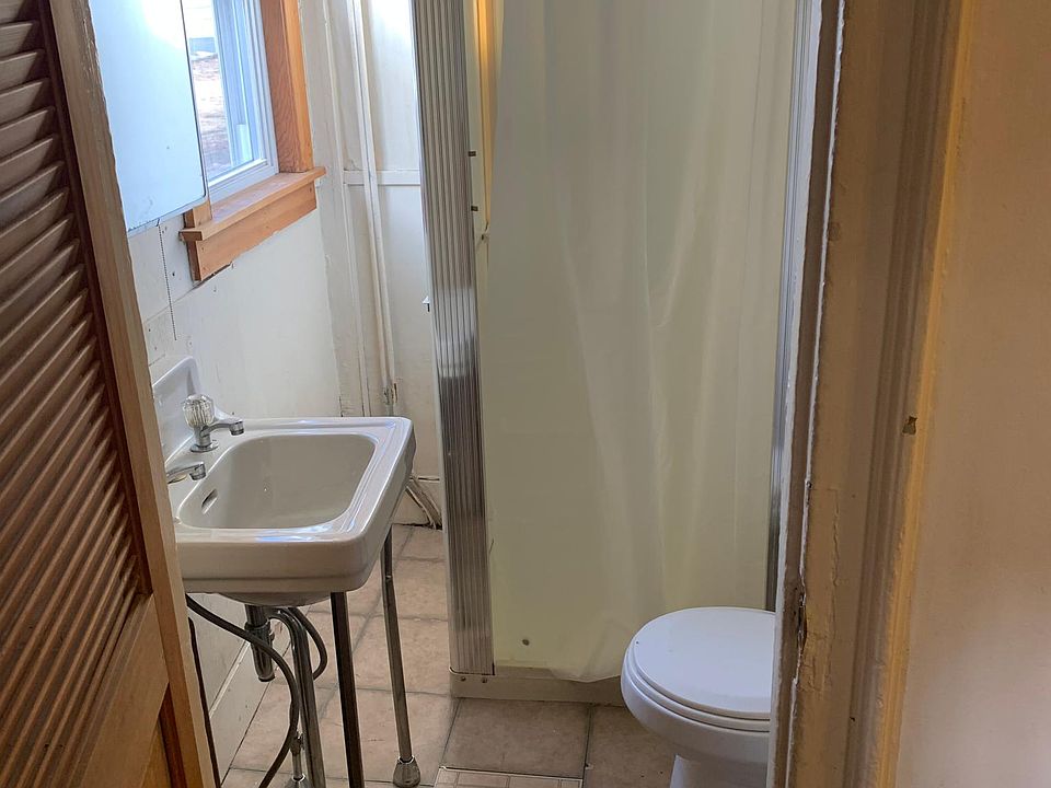 2nd image of 134 Main St APT 3