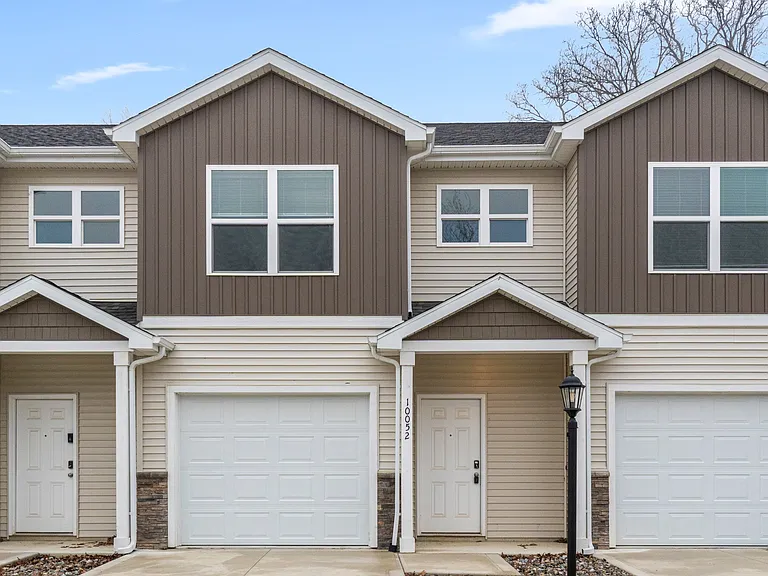 Arbor Park Townhomes — Photo 1