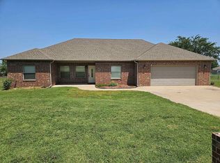 63900 E 298th Ln, Grove, OK 74344
