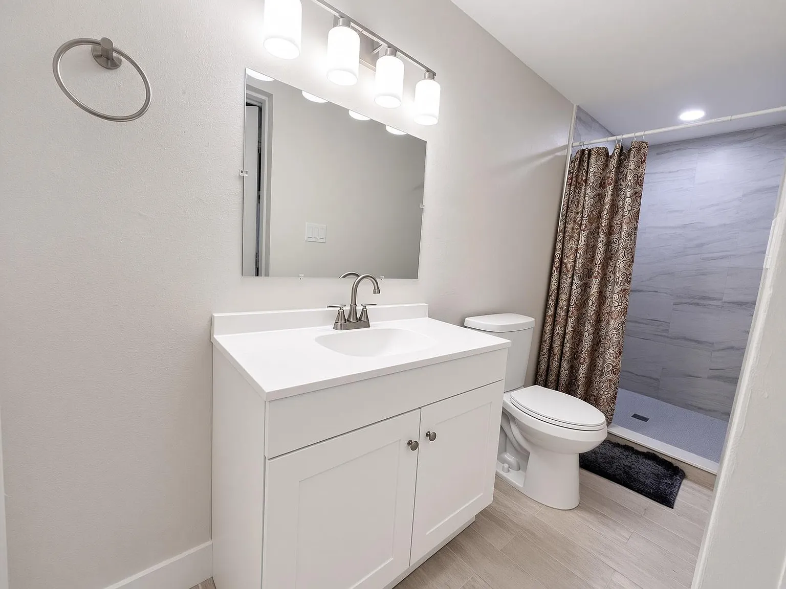 4 bed, 2.0 bath, 1571 sqft, $866 — Photo 4