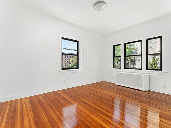 4th image of 710 Carroll St #1