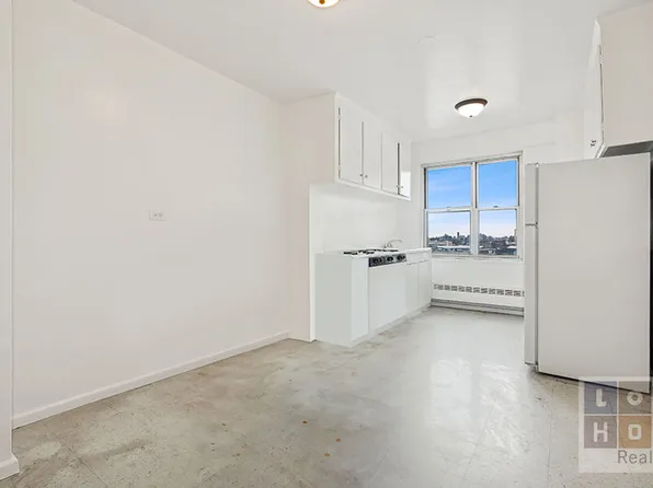 577 Grand Street image 10 of 29