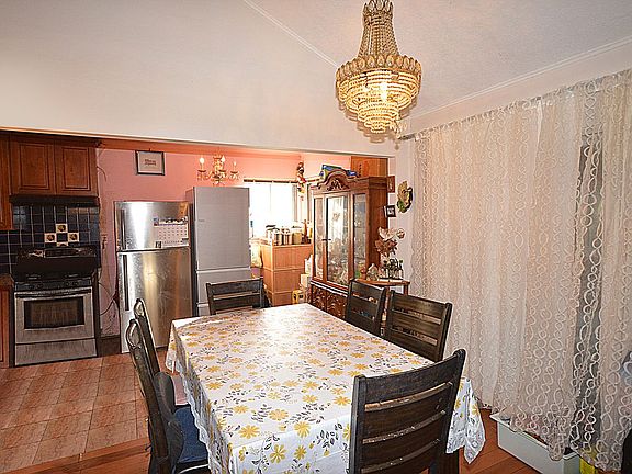 3rd image of 1652 202nd St