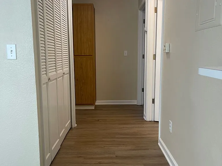 802 Cally Ct — Photo 15