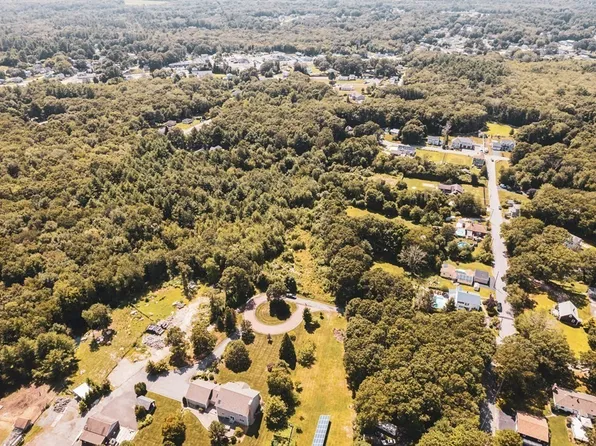 2 Monroe St, Westport, MA 02790