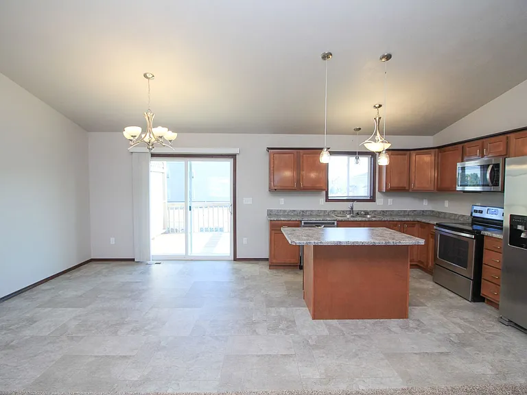 110 Tanner Ct — Photo 5